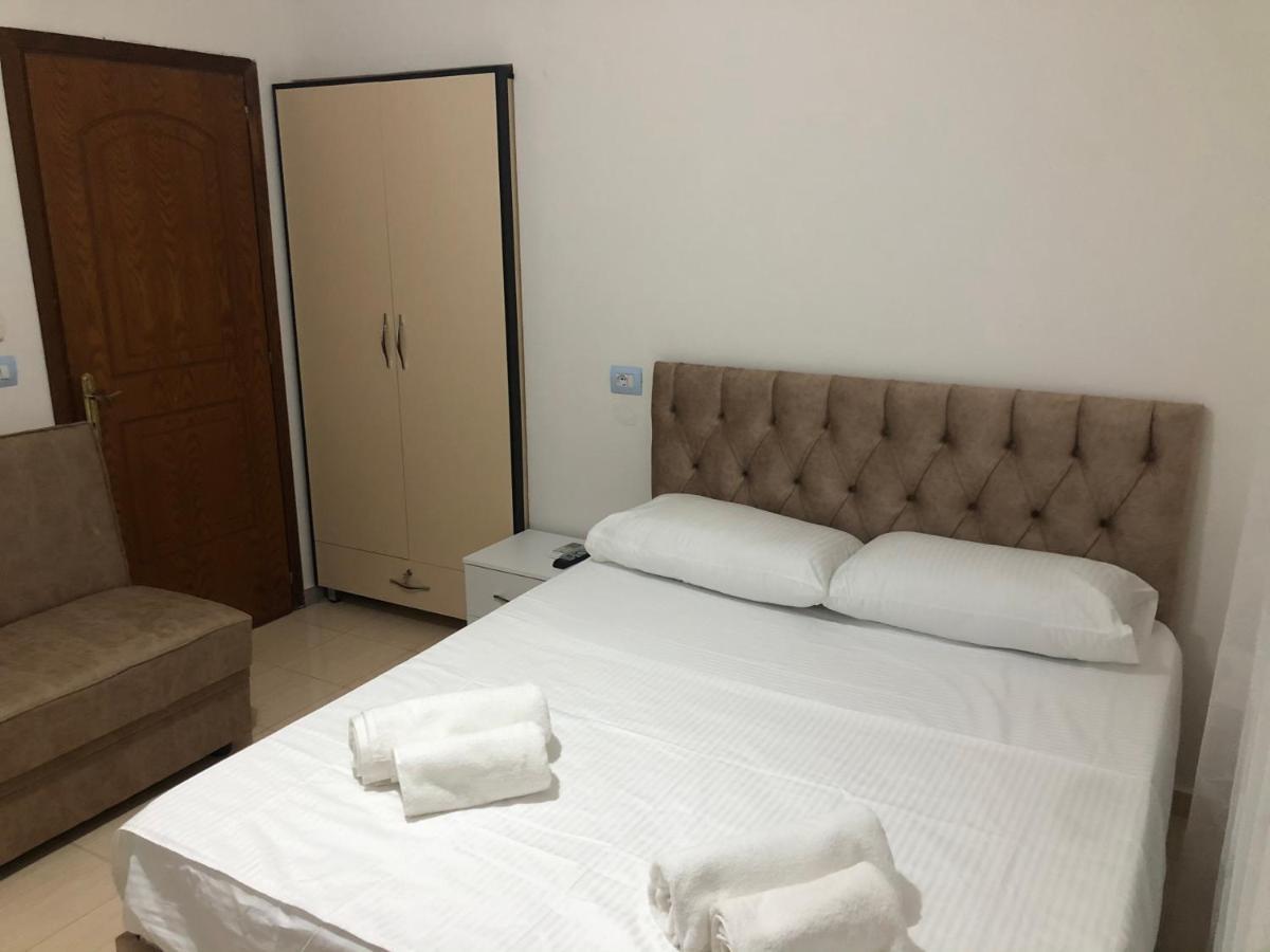 Elton Tafa Guest house *