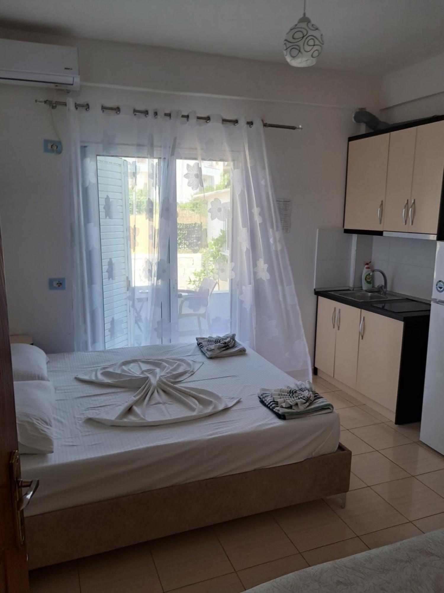 Elton Tafa Guest house *